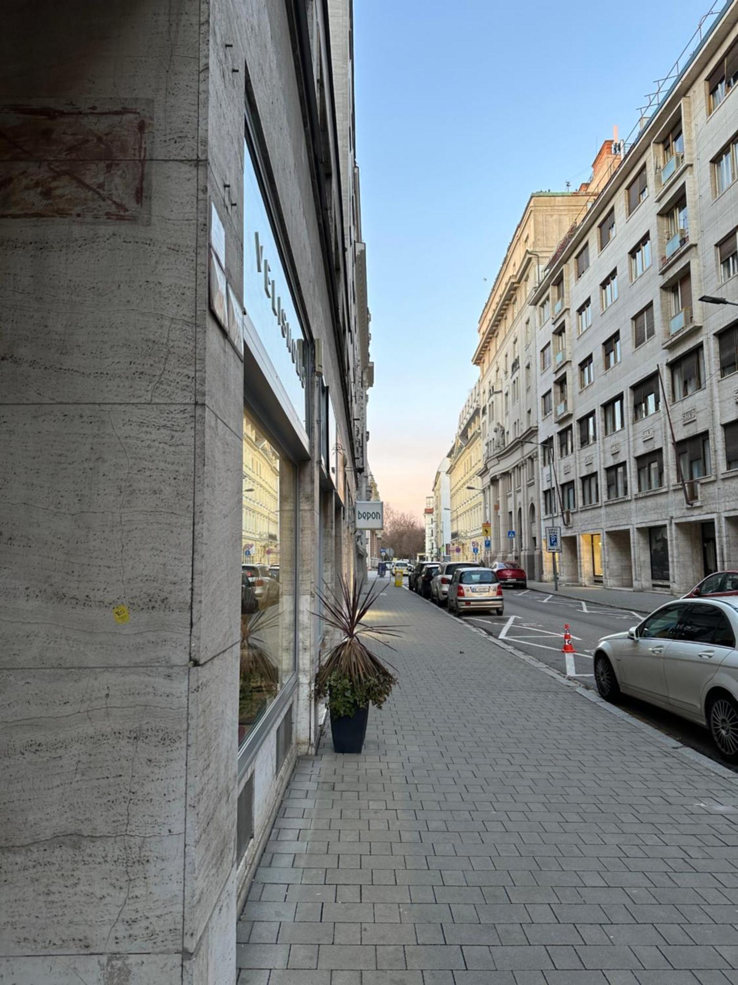Bratislava Oldtown Apartment 130M2 ,60M2 Terrace And 2 Bathrooms Exterior foto