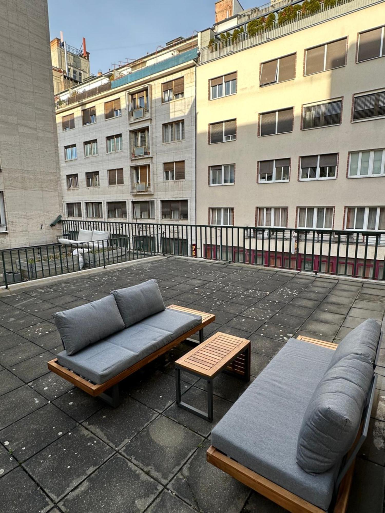 Bratislava Oldtown Apartment 130M2 ,60M2 Terrace And 2 Bathrooms Exterior foto