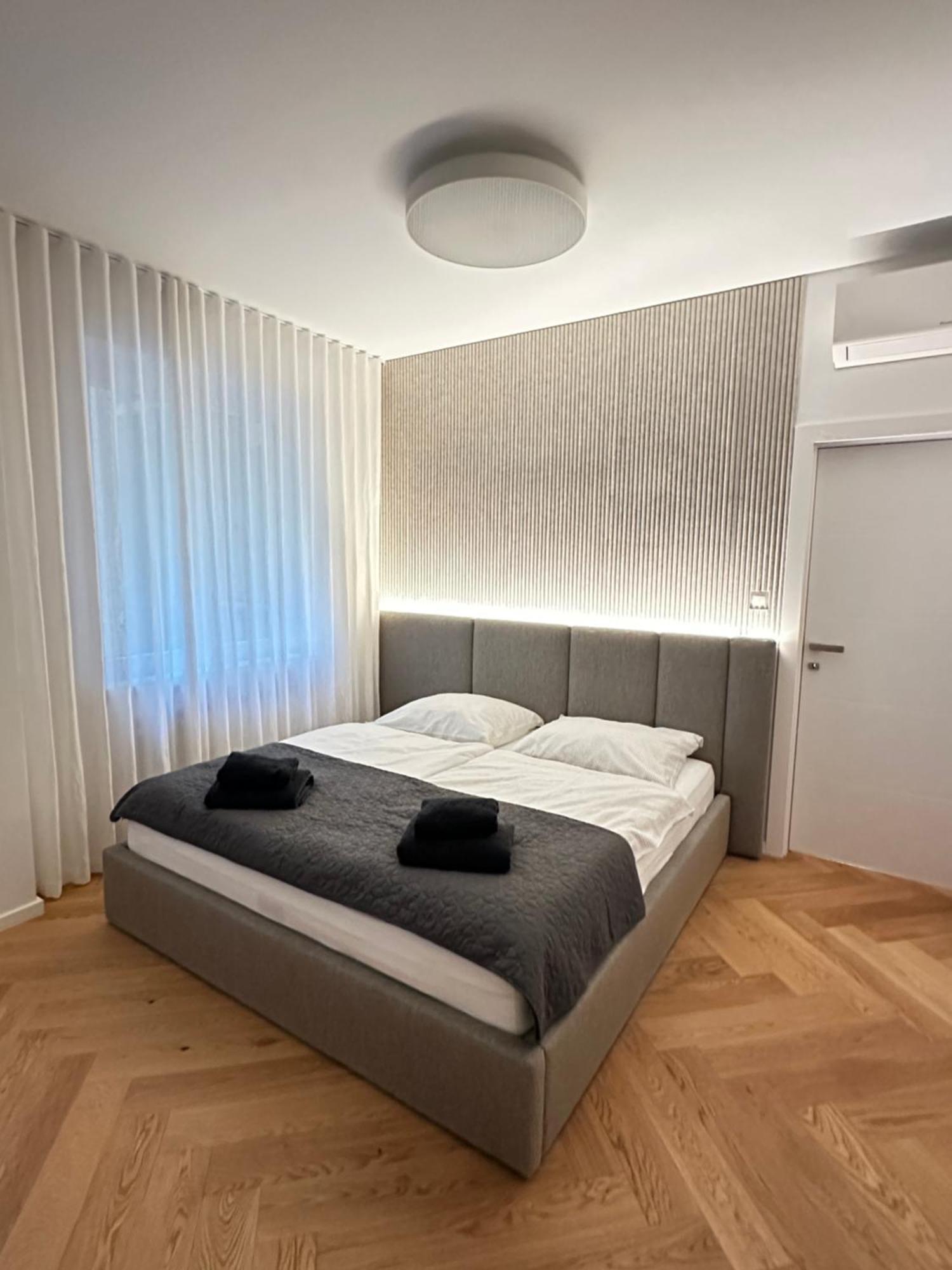 Bratislava Oldtown Apartment 130M2 ,60M2 Terrace And 2 Bathrooms Exterior foto